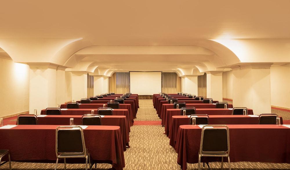 Hotel Plaza Genova Centro Гвадалахара Экстерьер фото