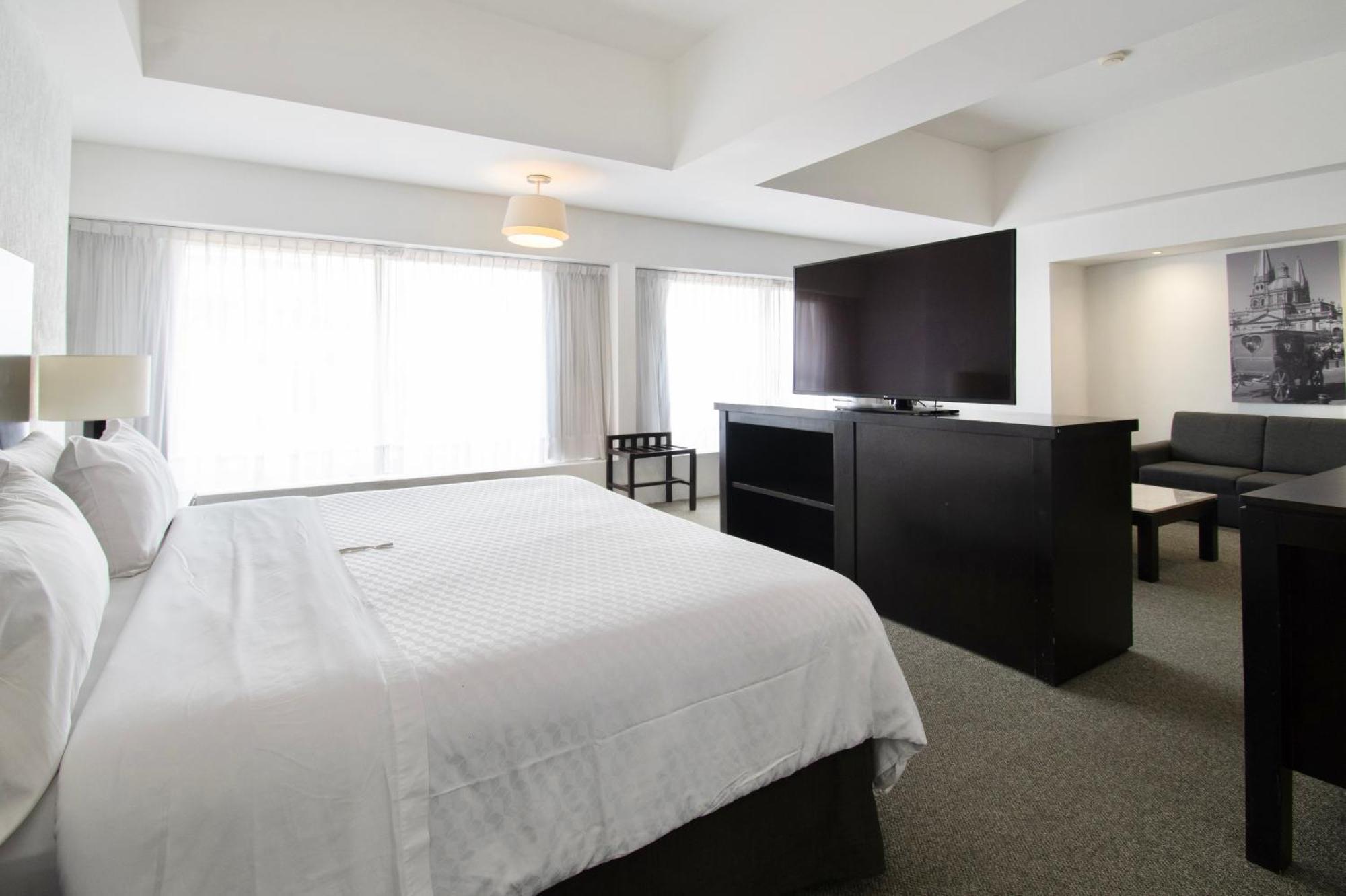 Hotel Plaza Genova Centro Гвадалахара Экстерьер фото