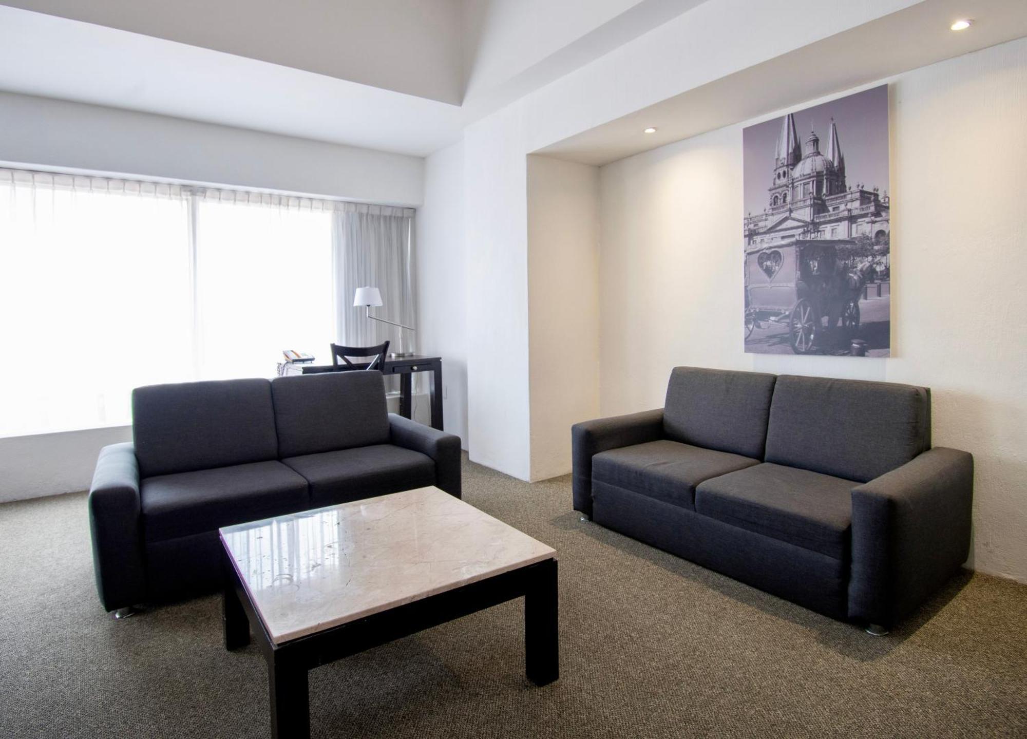 Hotel Plaza Genova Centro Гвадалахара Экстерьер фото