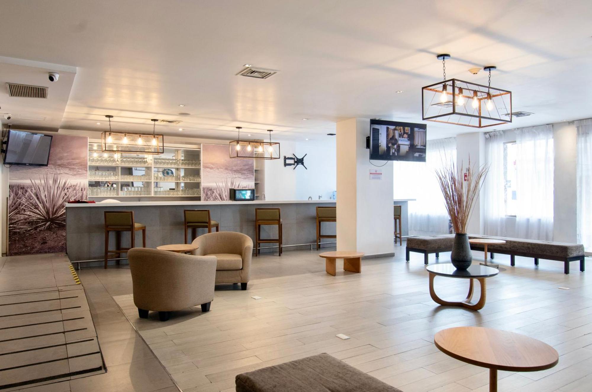Hotel Plaza Genova Centro Гвадалахара Экстерьер фото